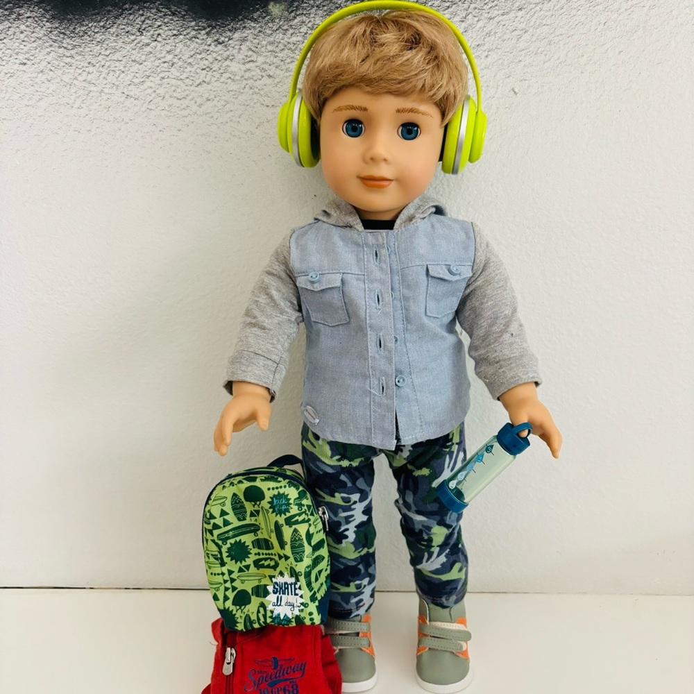 AMERICAN GIRL #74 Retired Boy Doll with Clothes and Accessories